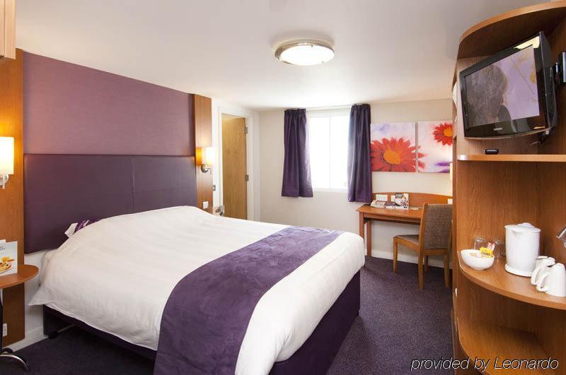 Premier Inn London Heathrow M4/J4 Ґіллінґдон Екстер'єр фото