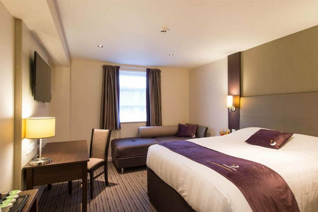 Premier Inn London Heathrow M4/J4 Ґіллінґдон Екстер'єр фото