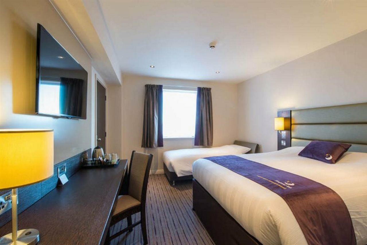 Premier Inn London Heathrow M4/J4 Ґіллінґдон Екстер'єр фото