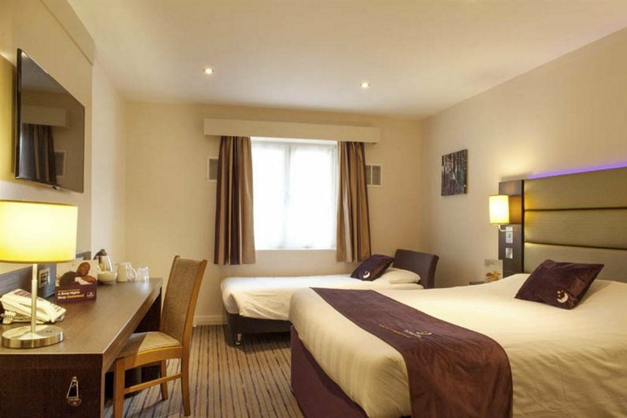 Premier Inn London Heathrow M4/J4 Ґіллінґдон Екстер'єр фото