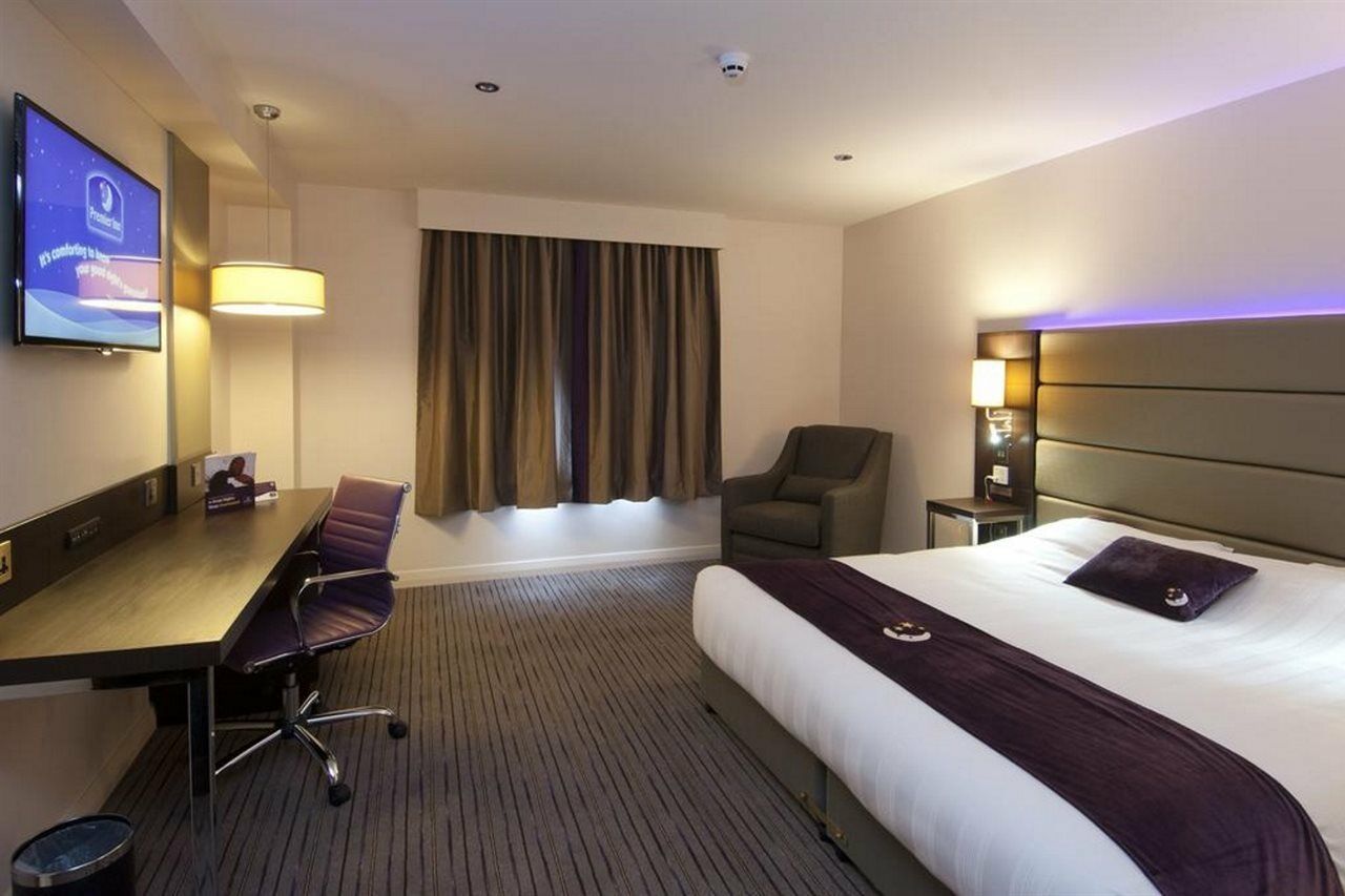 Premier Inn London Heathrow M4/J4 Ґіллінґдон Екстер'єр фото